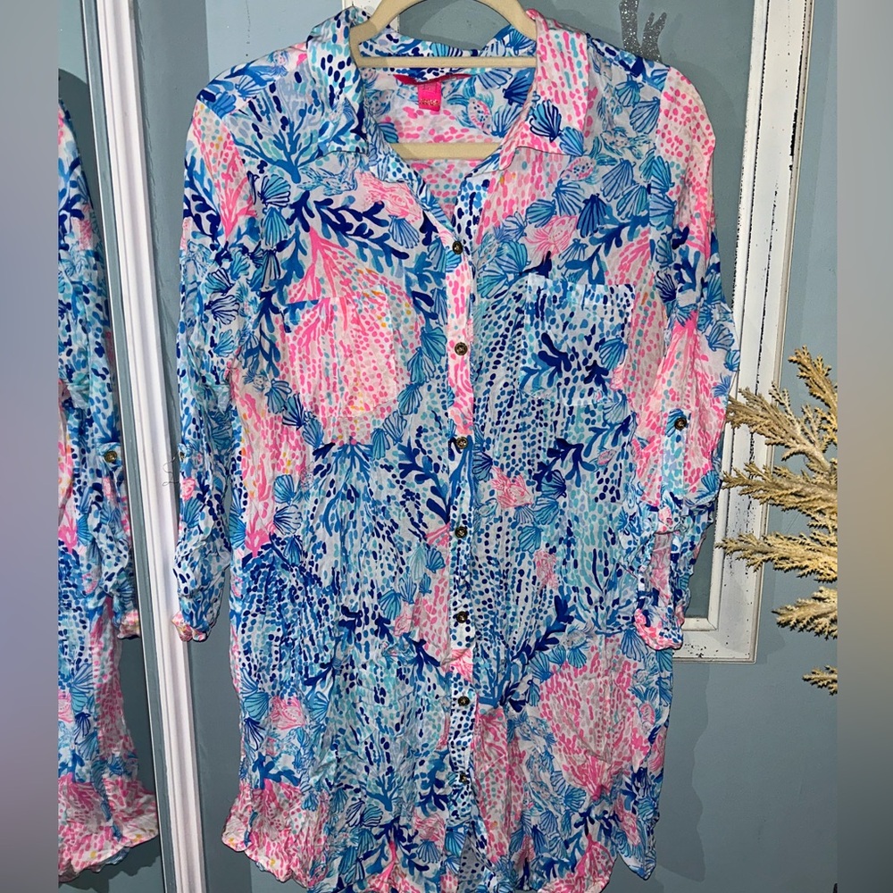 Lilly Pulitzer Vibrant Floral swim cover up, size Lg.
